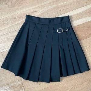 Maje women’s black pleated skirt